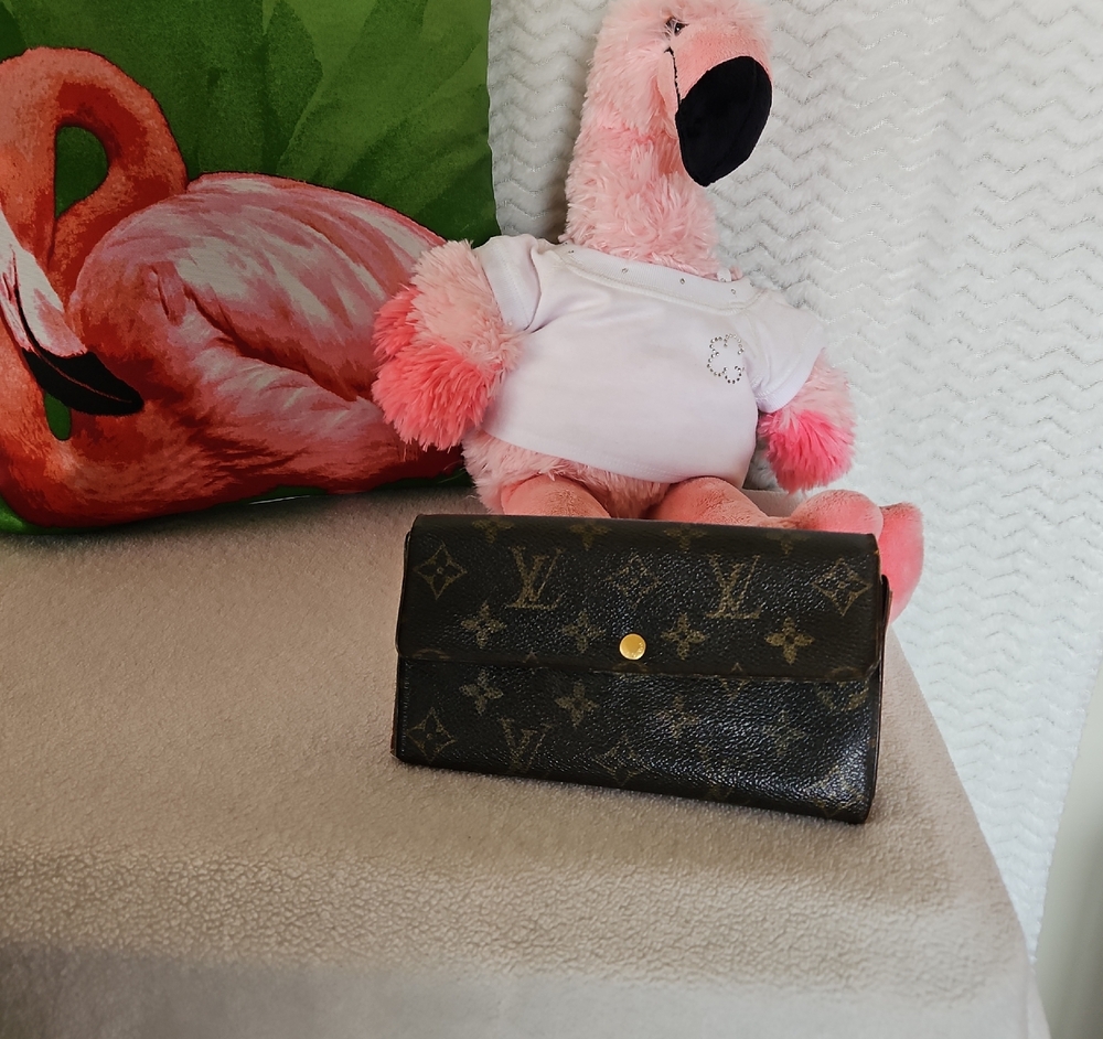 AUTHENTIC Full Inclusion Vintage Louis Vuitton Brown Monogram Sarah Long Wallet. - Picture 1 of 10